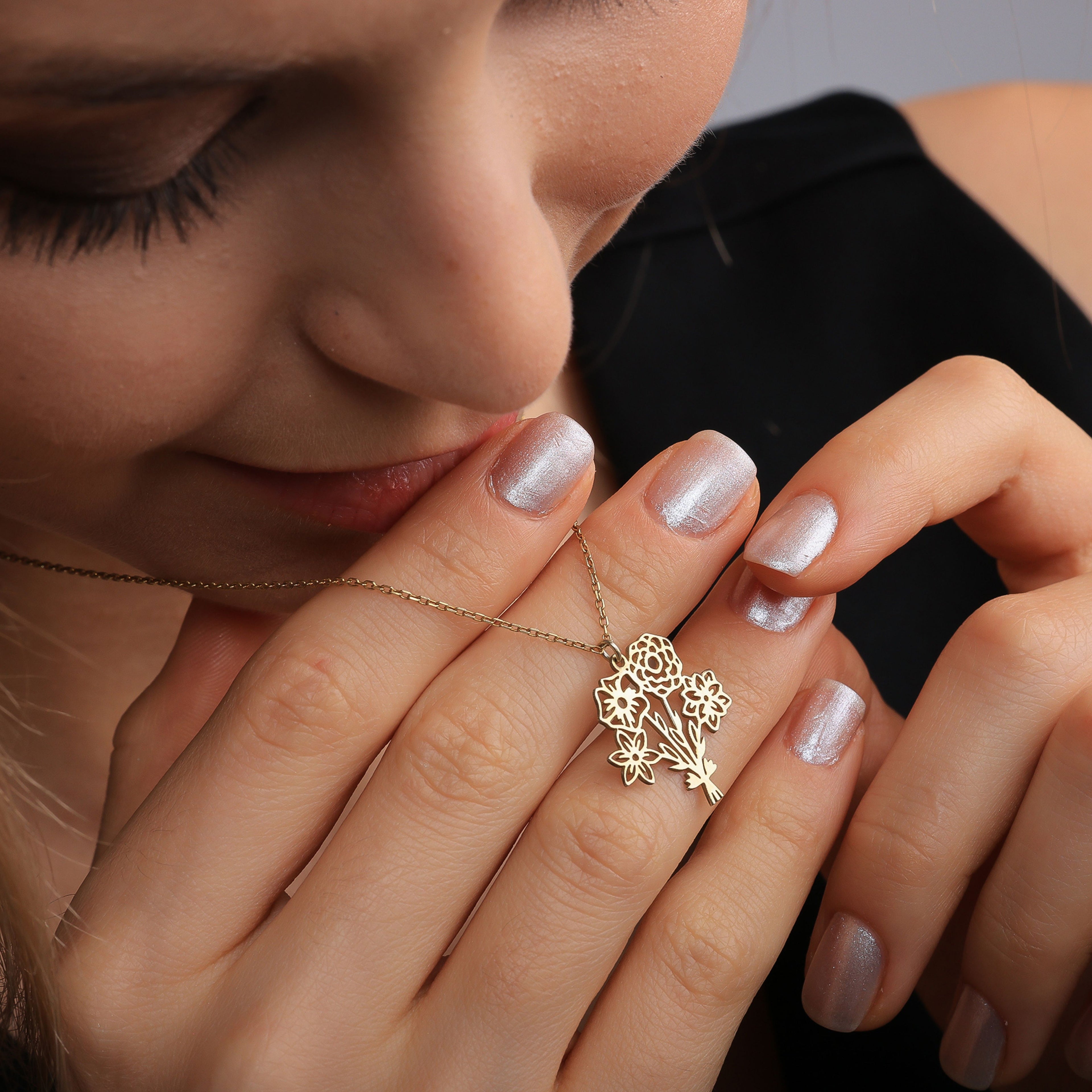 Personalized Birth Flower Bouquet Necklace for Women