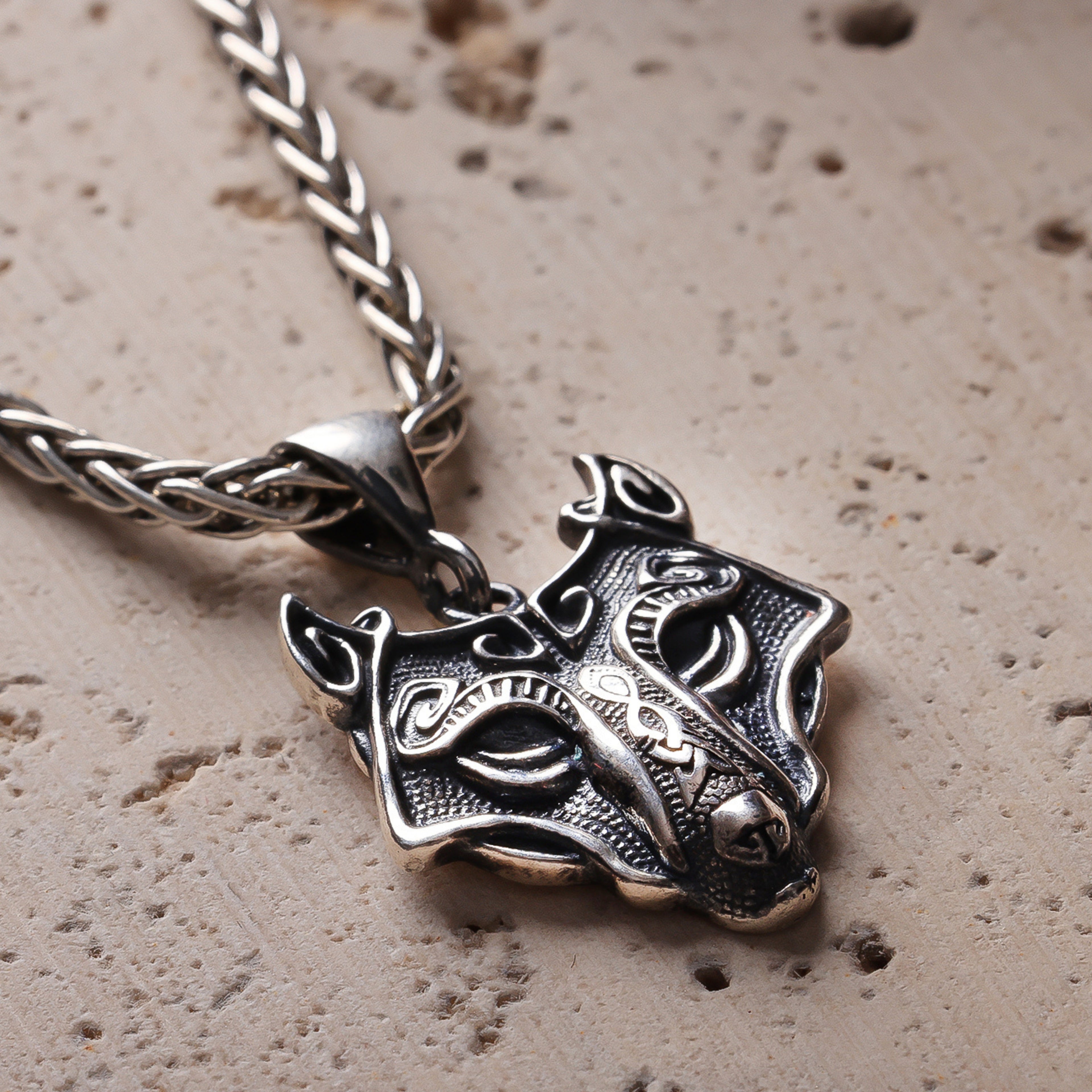 Symbolic Wolf Head Pendant Necklace for Men