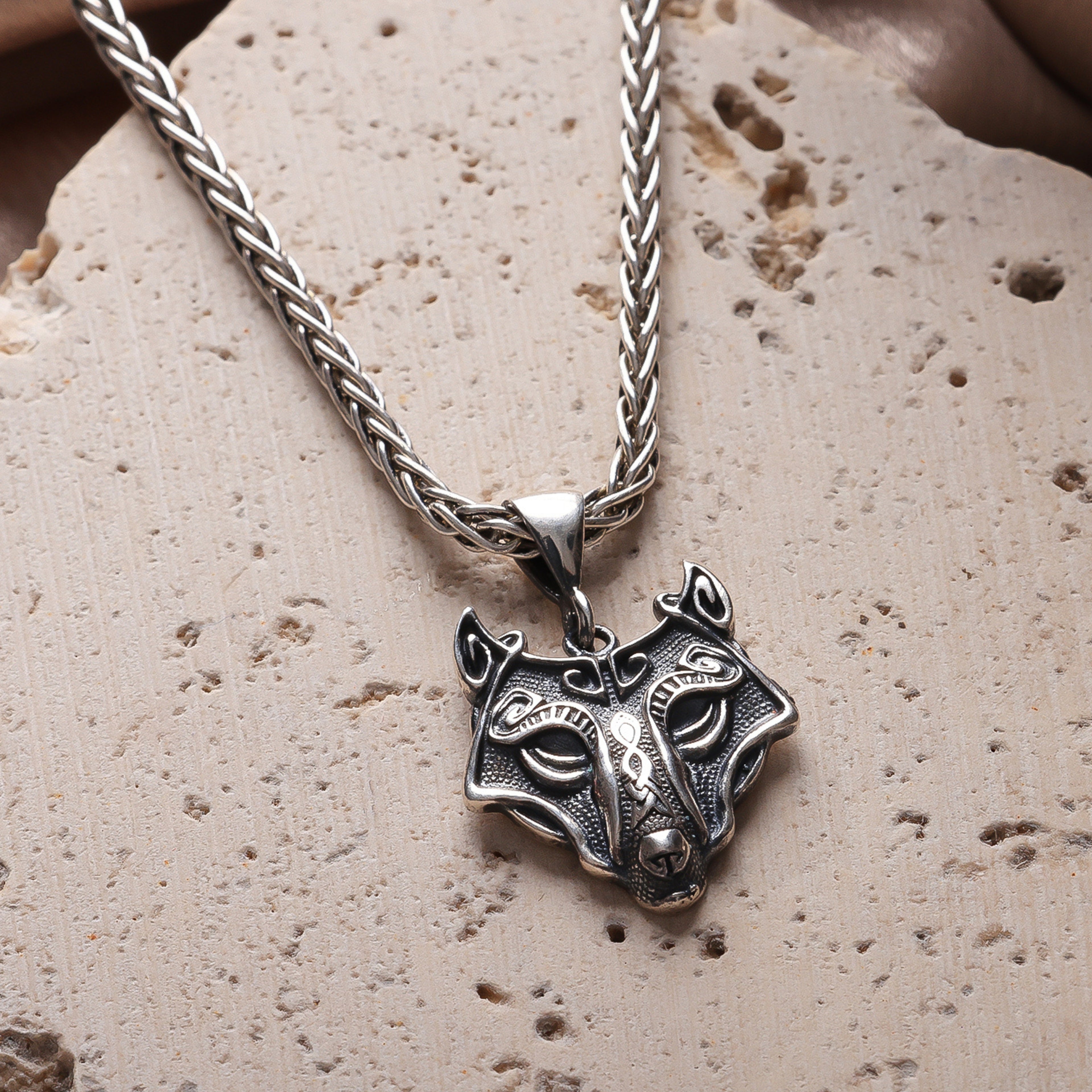 Symbolic Wolf Head Pendant Necklace for Men