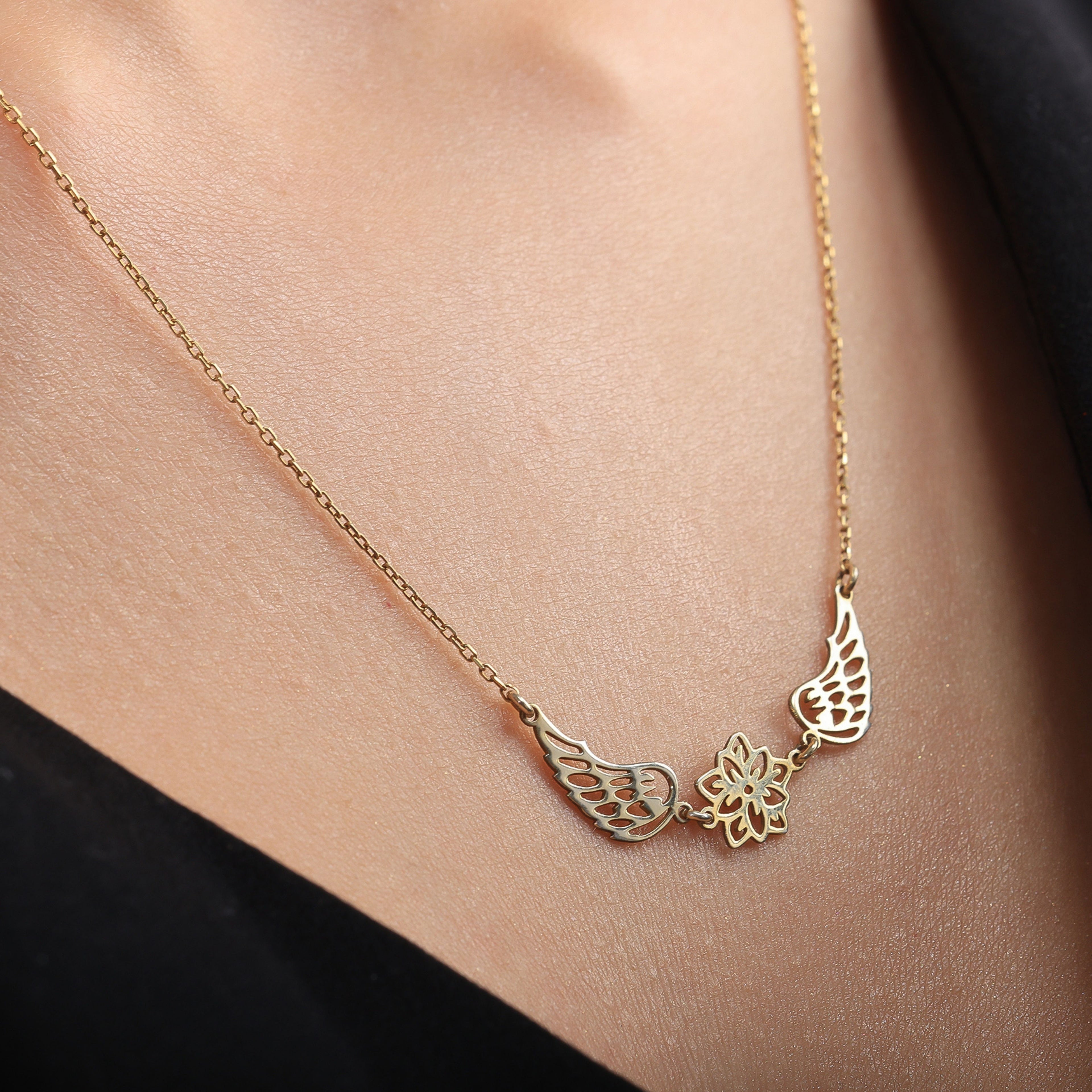 Birth Flower Angel Wings Necklace for Women | Personalized Floral Jewelry Gift - Dainty Gift Jewelry