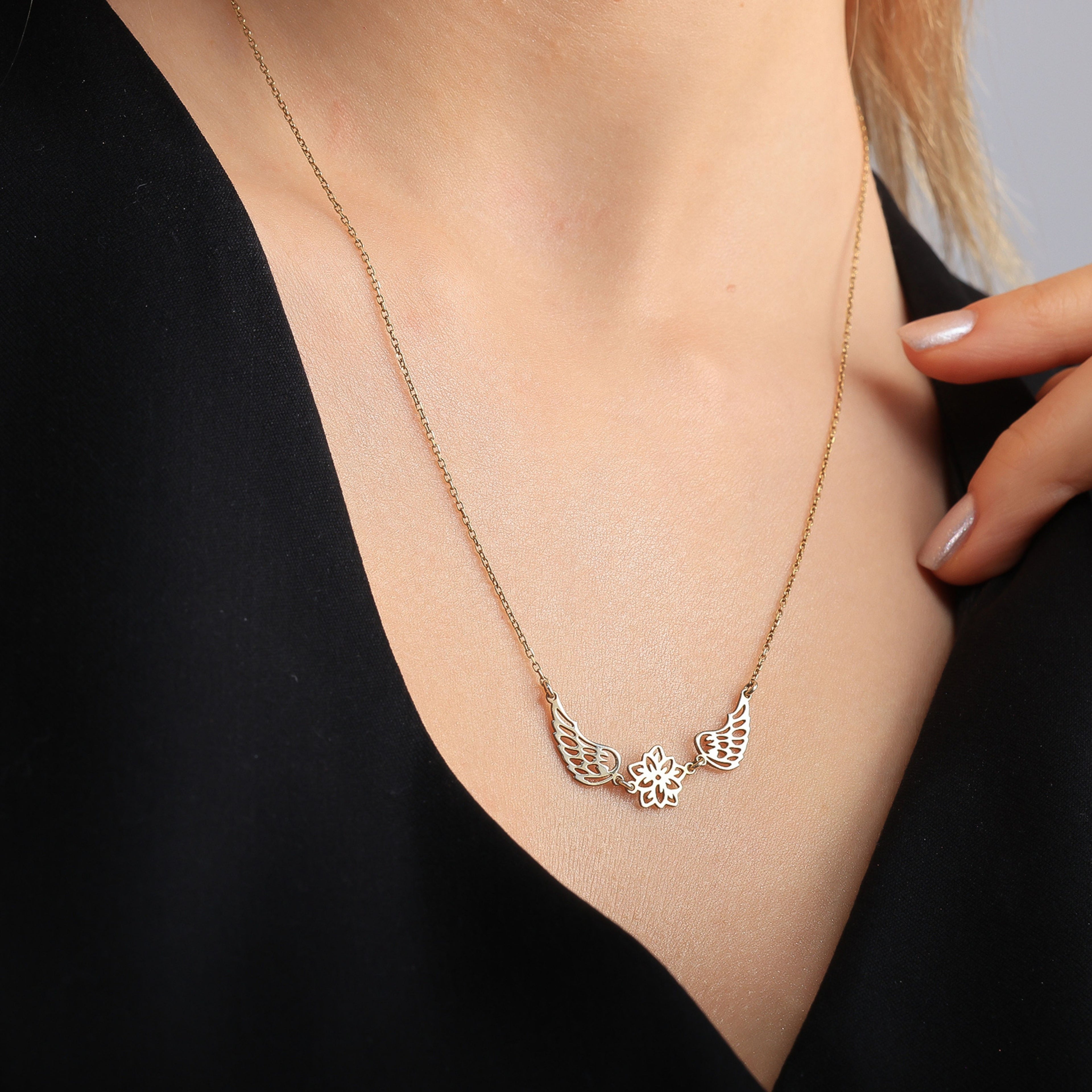 Birth Flower Angel Wings Necklace for Women | Personalized Floral Jewelry Gift - Dainty Gift Jewelry