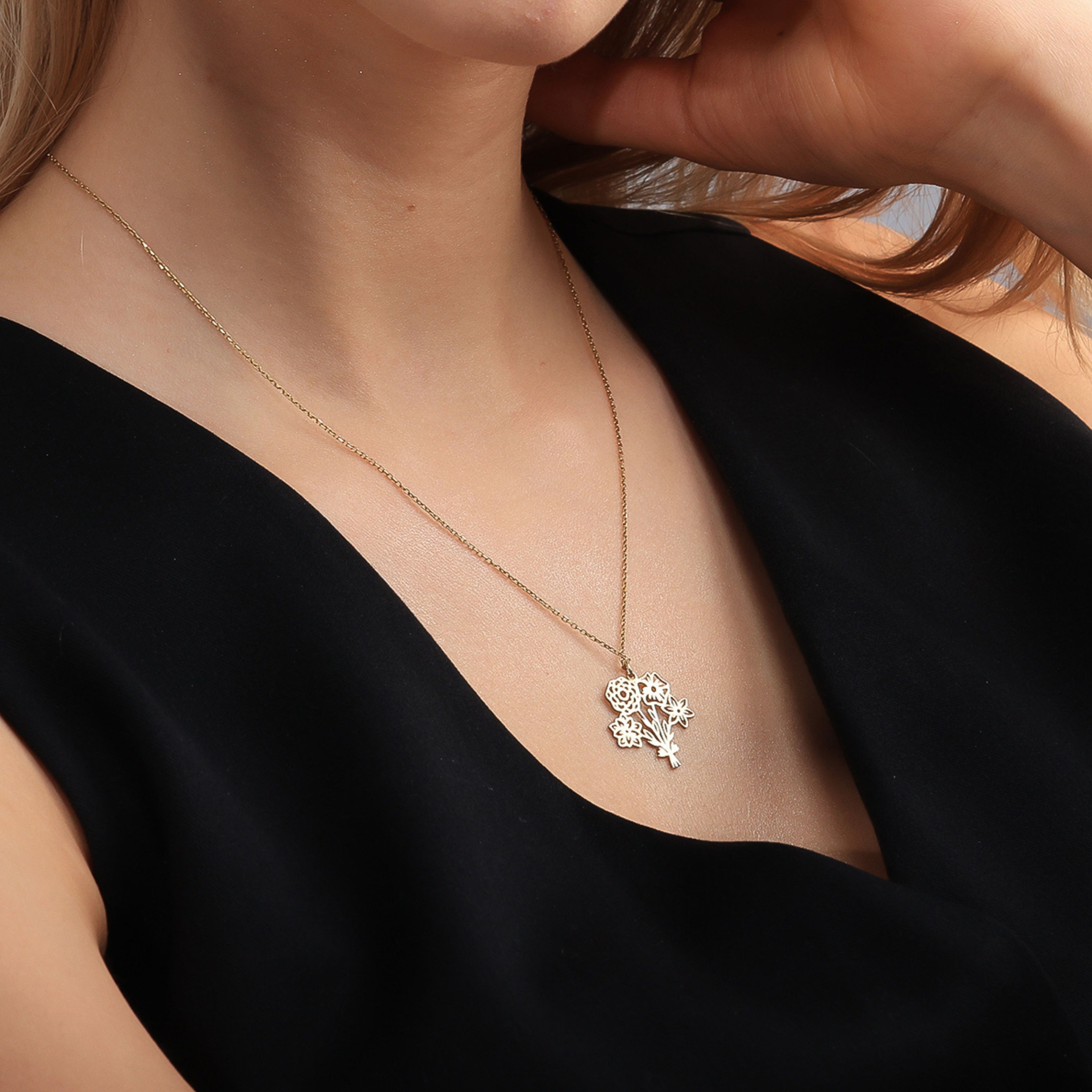 Personalized Birth Flower Bouquet Necklace for Women