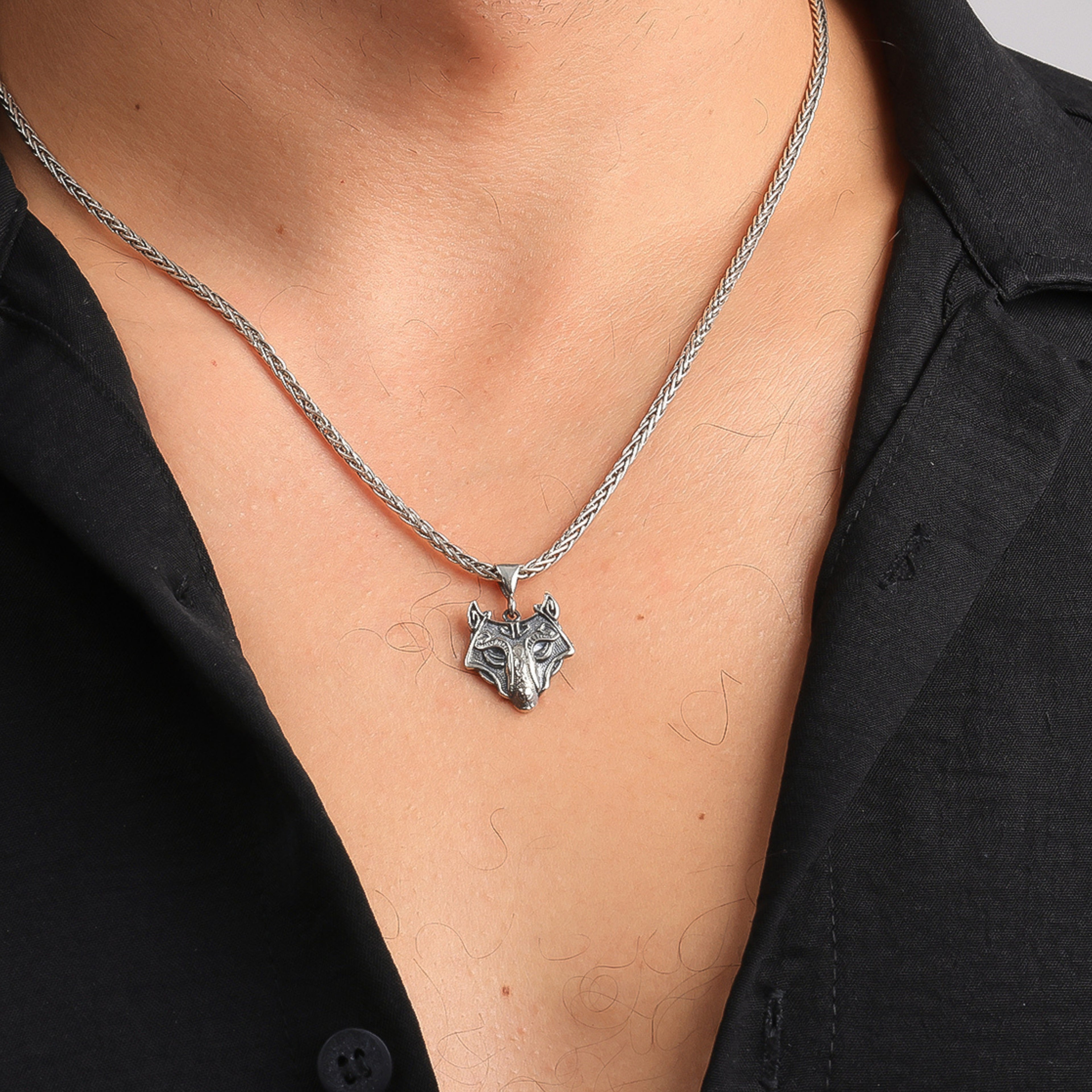 Symbolic Wolf Head Pendant Necklace for Men