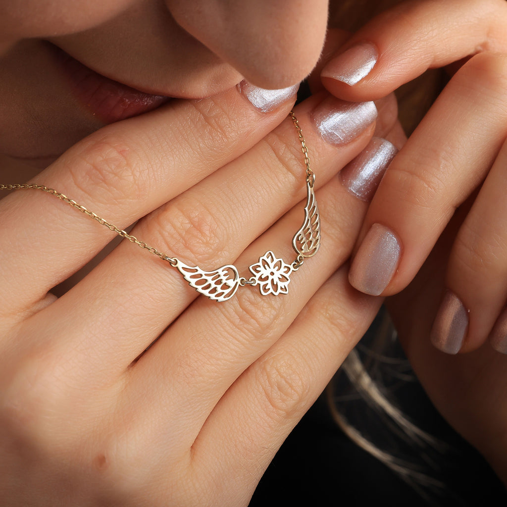 Birth Flower Angel Wings Necklace for Women | Personalized Floral Jewelry Gift - Dainty Gift Jewelry