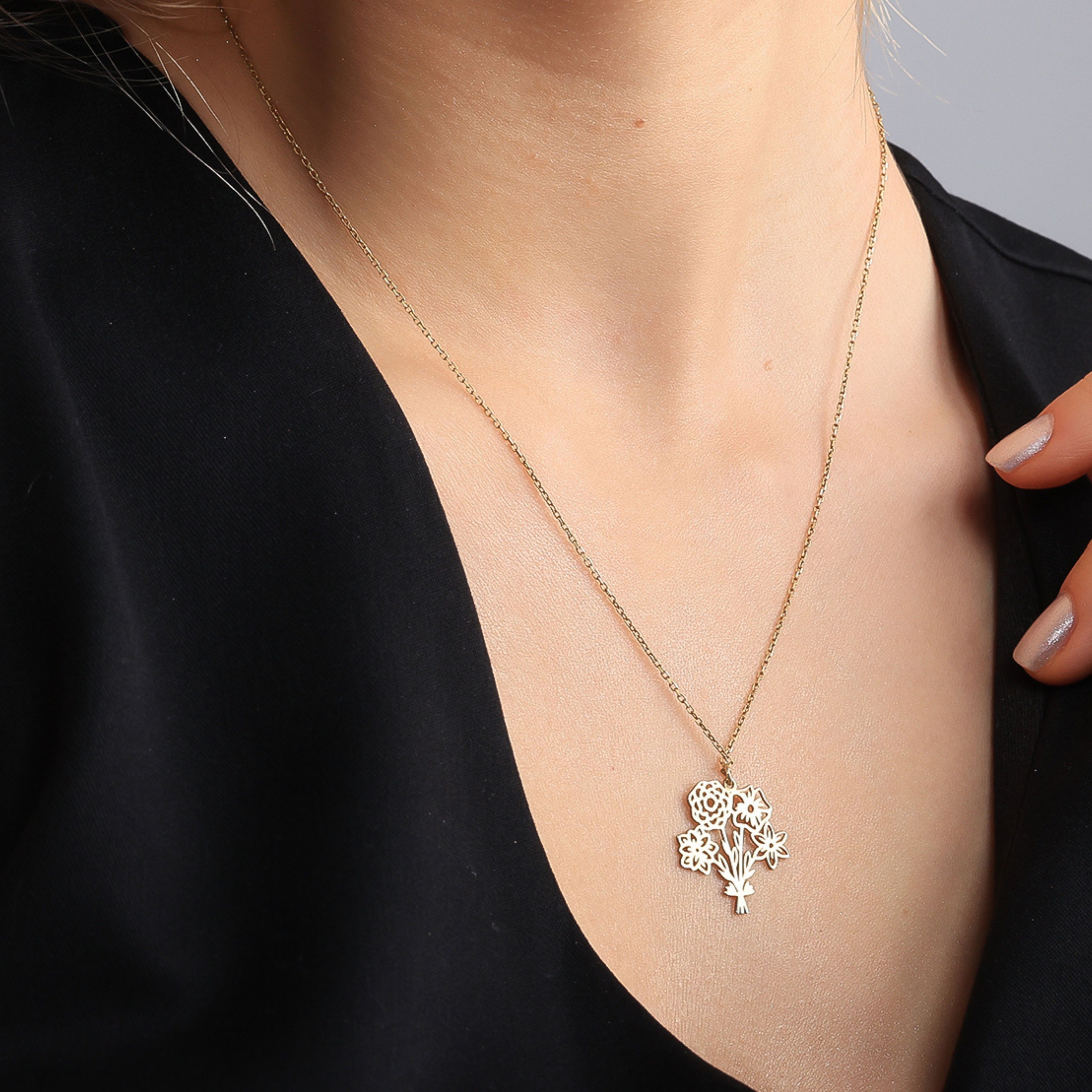 Personalized Birth Flower Bouquet Necklace for Women
