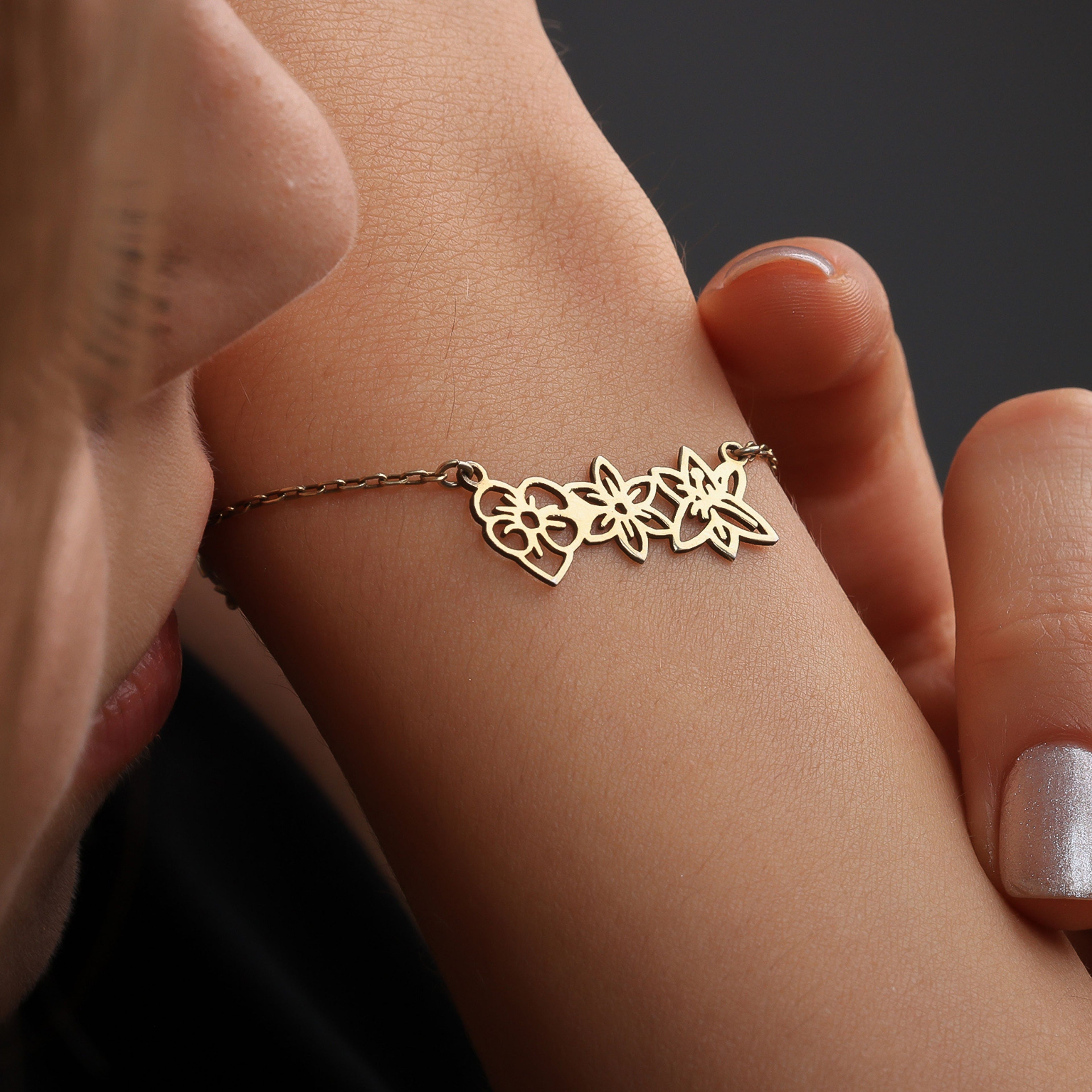 Personalized Birth Flower Bracelet for Women