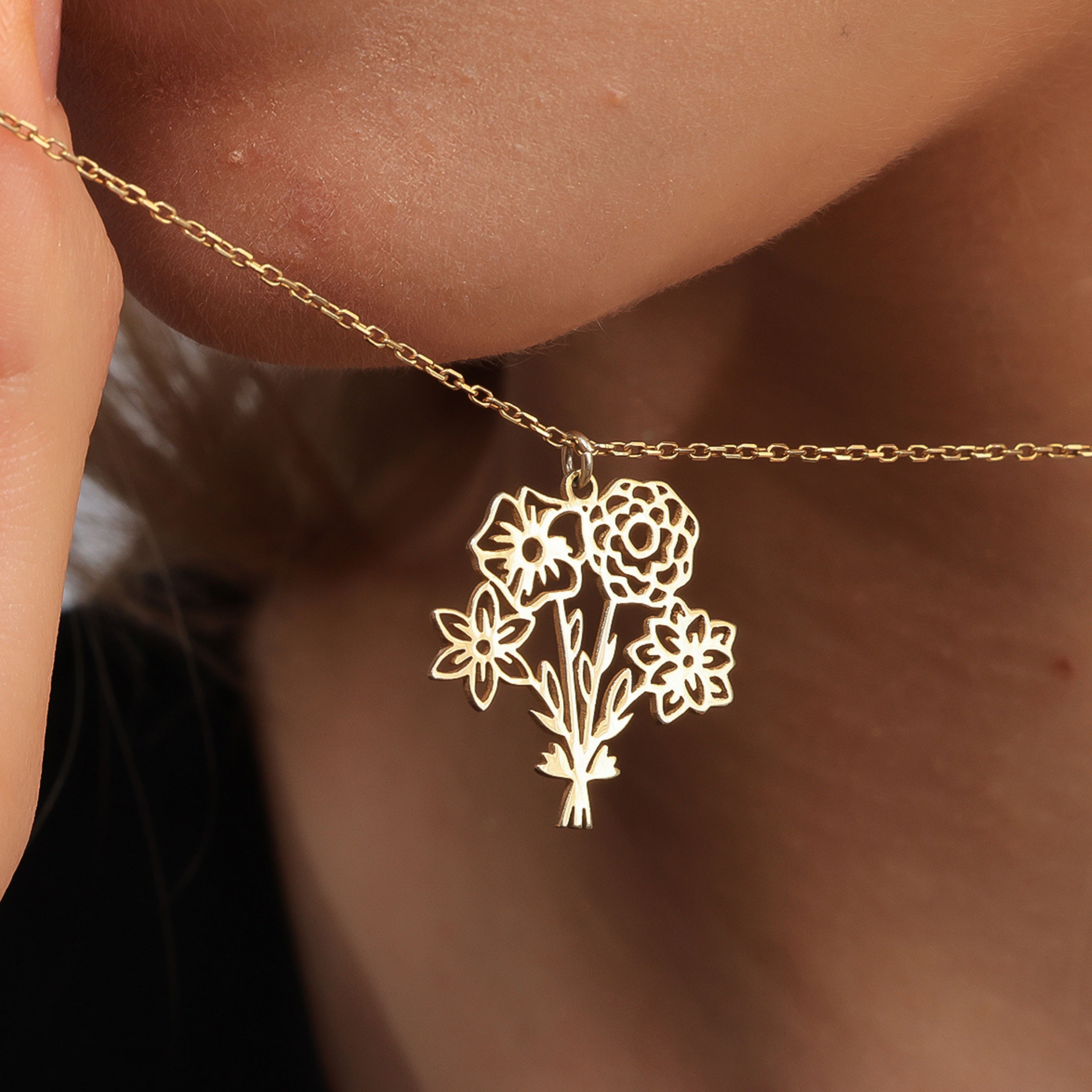 Personalized Birth Flower Bouquet Necklace for Women